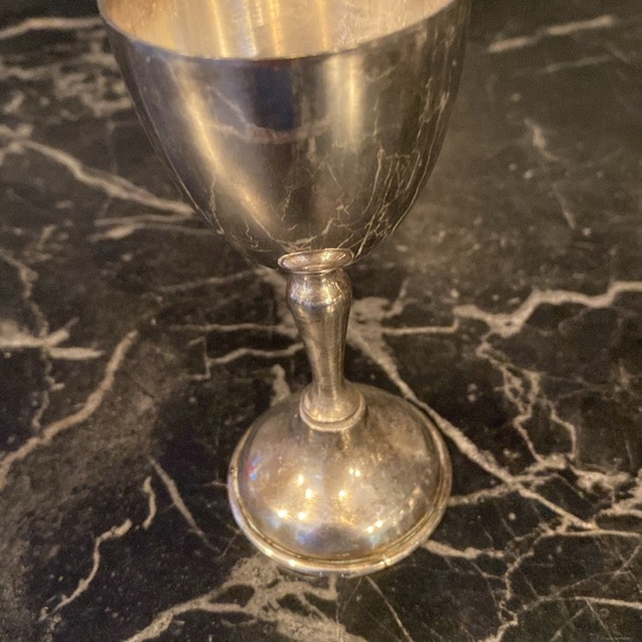 Vintage Decanter with 6 wine  glasses. - Picture 2 of 16